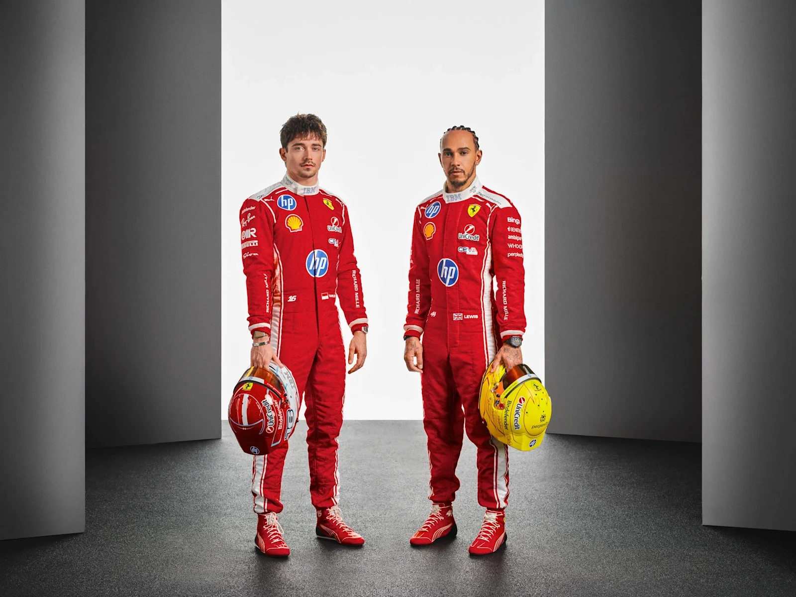 Tay đua Scuderia Ferrari HP
